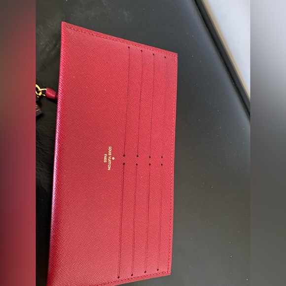 Authentic LOUIS VUITTON FÉLICIE POCHETTE (sold out on website) - Picture 5 of 9